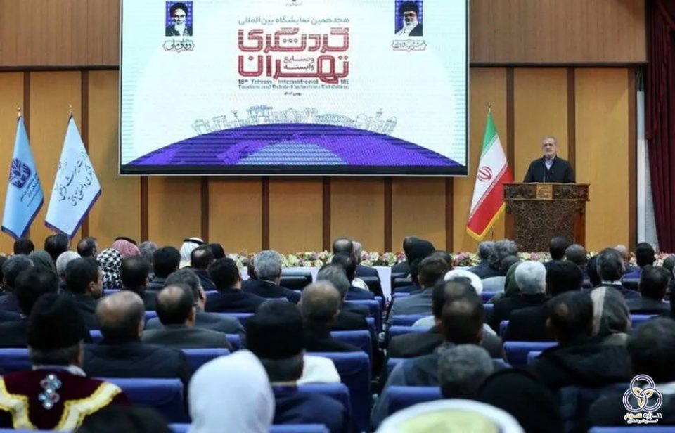 ایران را آنگونه که هست به جهان معرفی کنیم/ توسعه ایران با تعامل و همدلی ممکن است